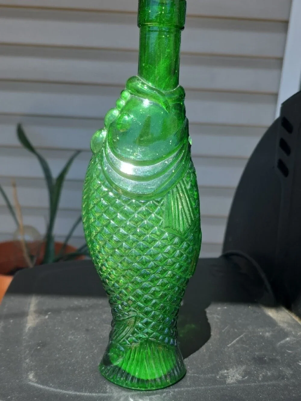 Green Glass Fish Figurine Bottle for Aquarium Décor